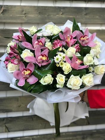 Букет цветов из: Розы и Хризантемы в Маме