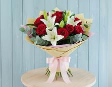 Букет цветов из:  Лилии и Розы в Маме