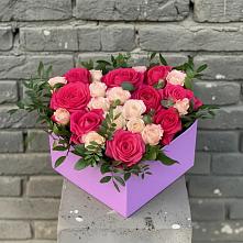 Цветочная композиция из Розы в коробке в Маме