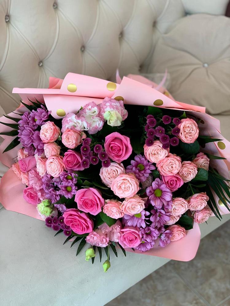 Букет цветов из: Хризантемы, Розы и Лизиантусы в Маме