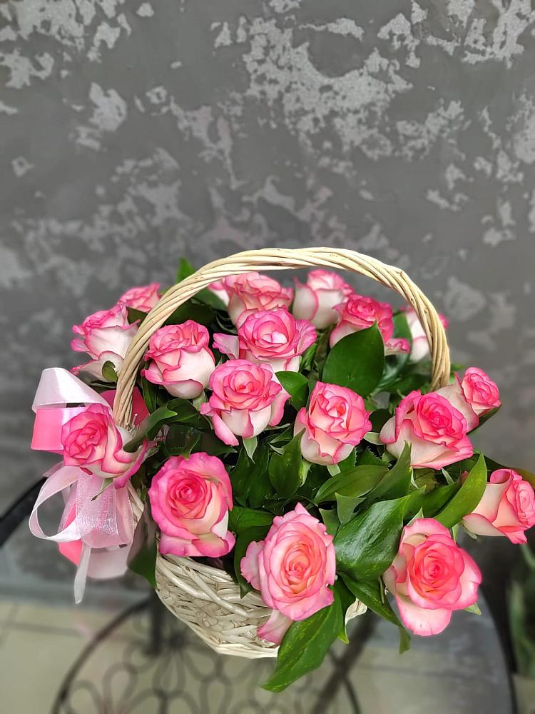 Цветочная композиция из Розы в корзине в Маме