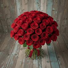 Букет 55 Красных роз Фридом #REPLACE_PRED# Маме