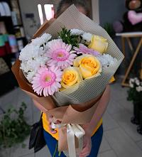 Букет цветов из:  Герберы, Розы и Хризантемы в Маме