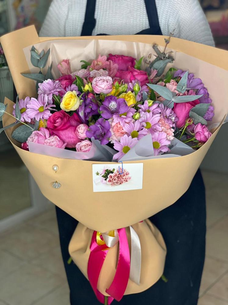 Букет цветов из: Хризантемы, Гвоздики и Альстромерии в Маме