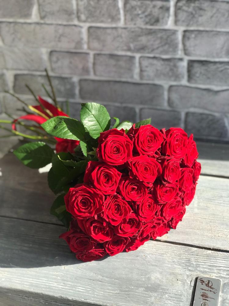 Букет Красные розы Фридом в Маме