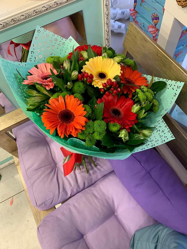 Букет цветов из: Герберы, Хризантемы и Альстромерии в Маме