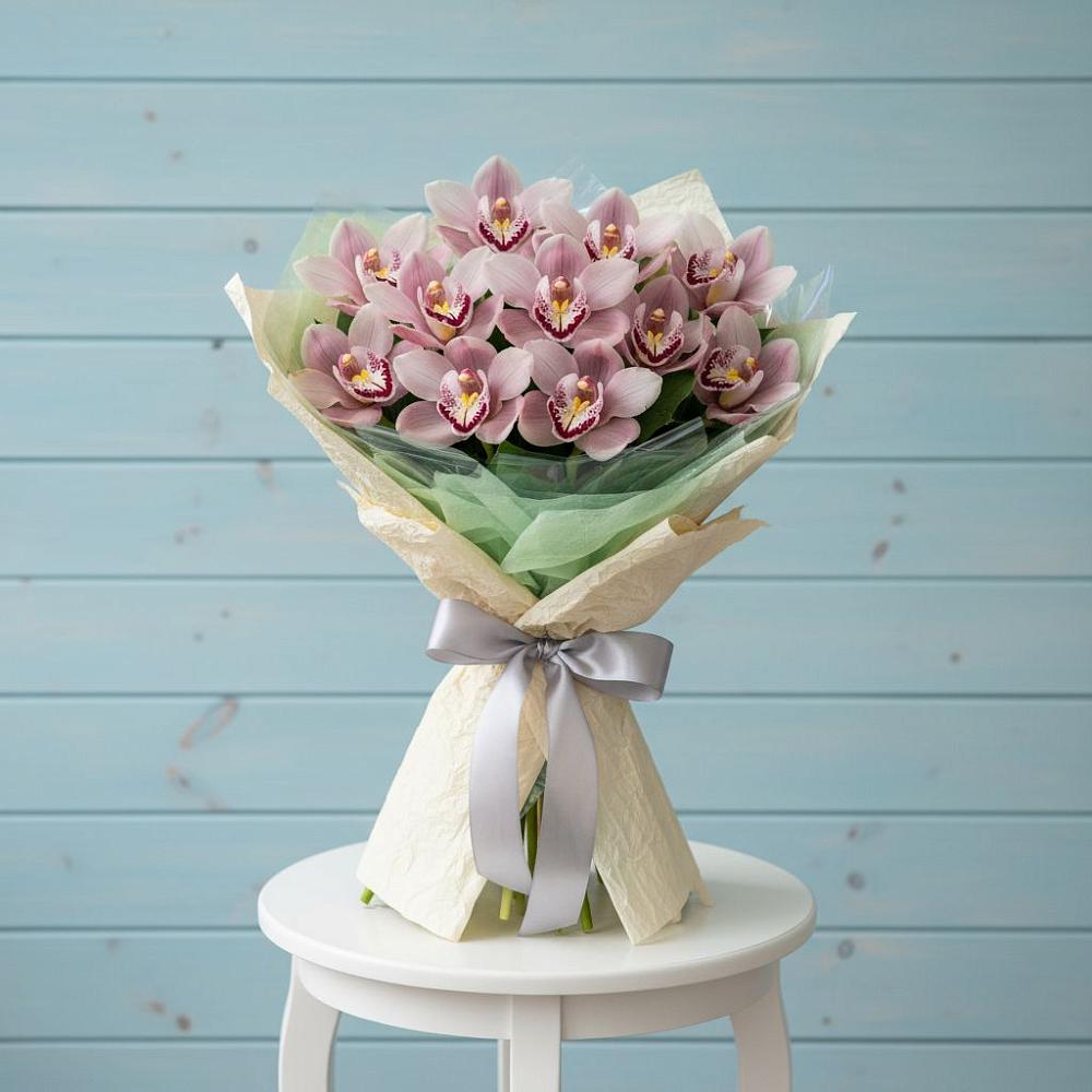 Букет цветов из: Орхидеи и Розы в Маме