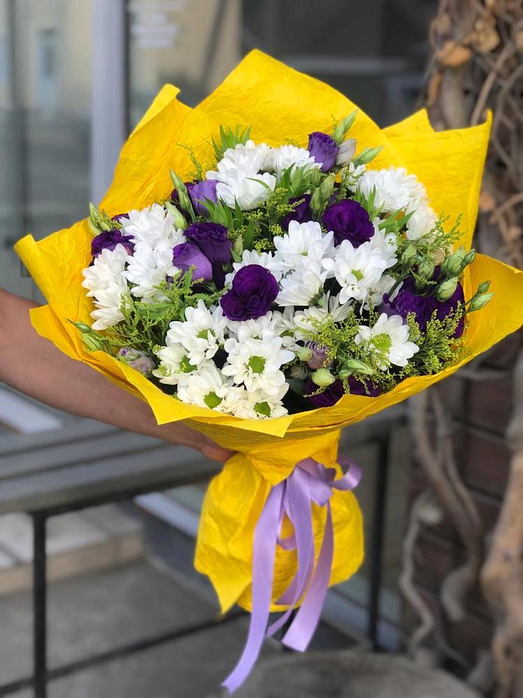 Букет цветов из: Ирисы, Хризантемы и Ромашки в Маме