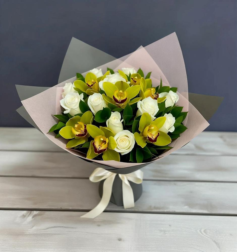 Букет цветов из: Орхидеи и Розы в Маме