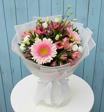 Букет цветов из:  Герберы, Альстромерии и Лизиантусы в Маме