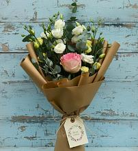 Букет цветов из:  Розы и Лизиантусы #REPLACE_PRED# Маме