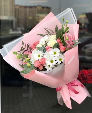 Букет цветов из: Розы, Лизиантусы и Хризантемы в Маме
