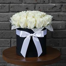 Цветочная композиция из Розы в шляпной коробке в Маме