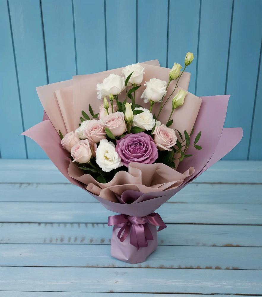 Букет цветов из: Розы и Лизиантусы в Маме